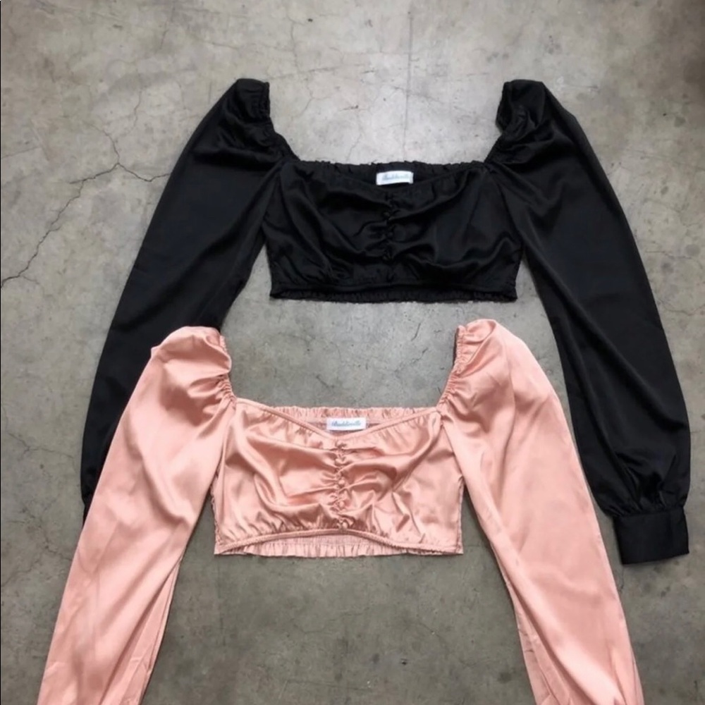Black long sleeve crop top
